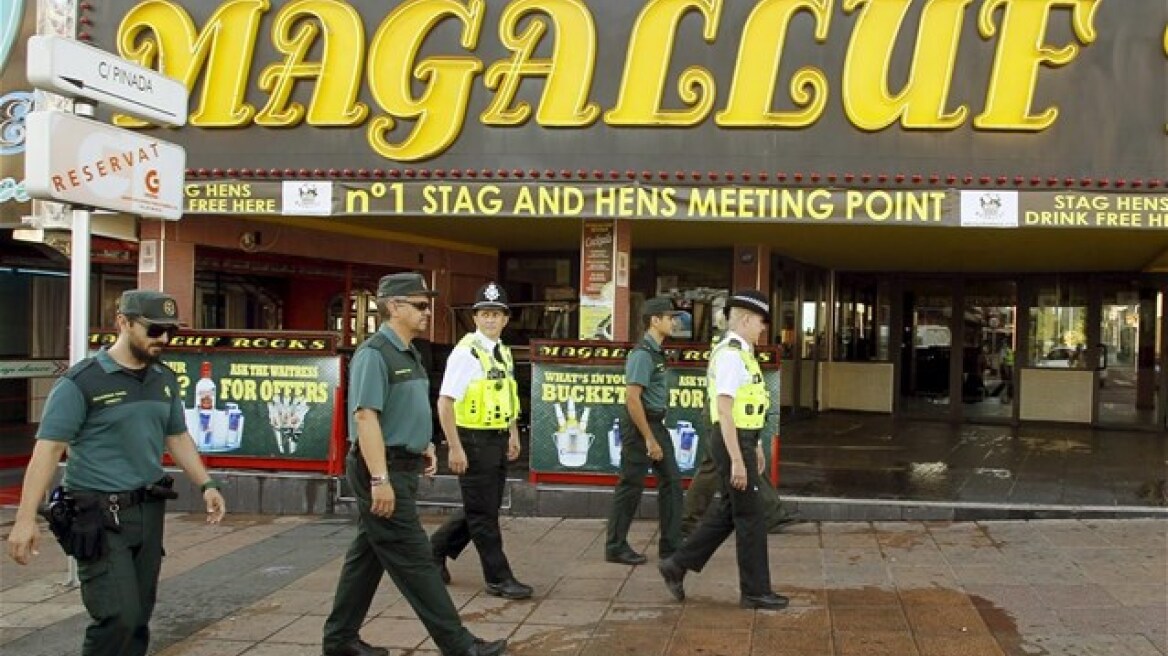 Στη... Μαγιόρκα Βρετανοί αστυνομικοί ως φόβητρο για τους τουρίστες συμπατριώτες τους