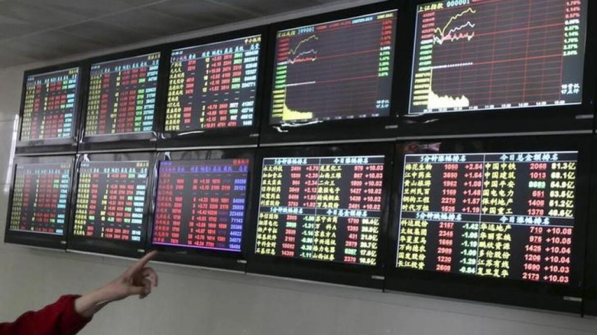 «Τρόμος» για παγκόσμιο συναλλαγματικό πόλεμο: Η Κίνα αφήνει το γιουάν να υποχωρήσει περαιτέρω