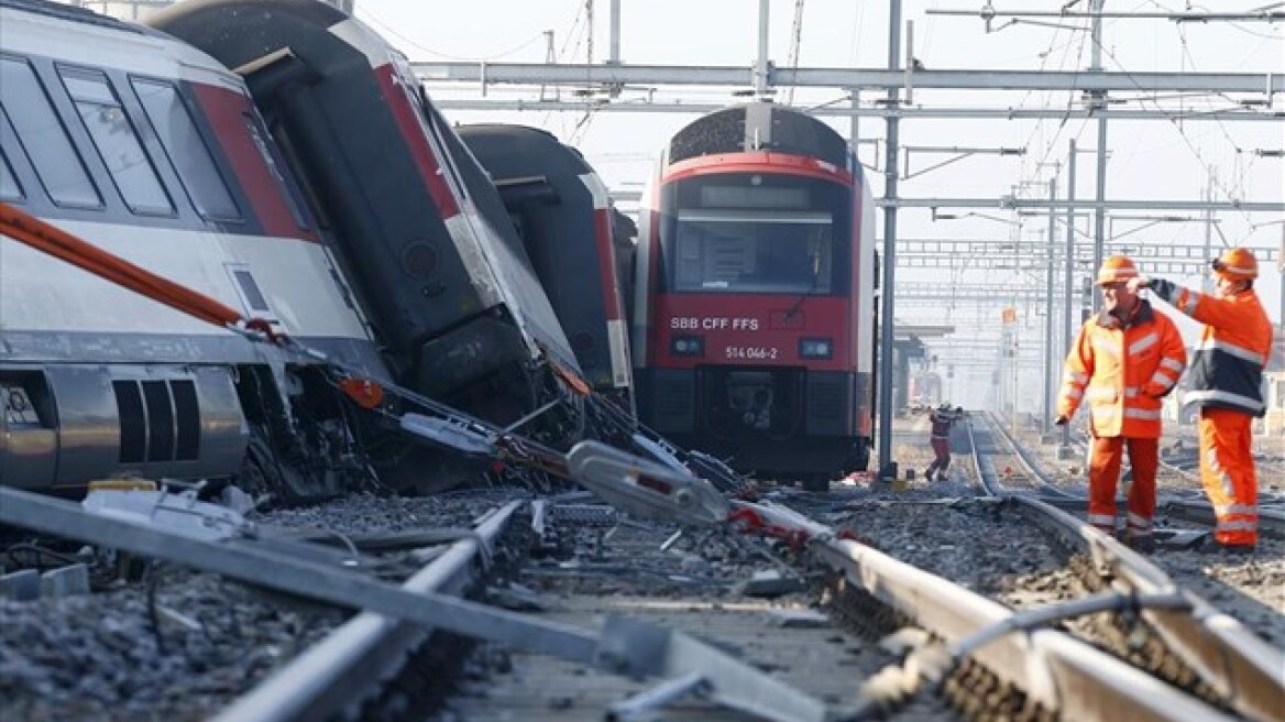 Σύγκρουση τρένων κοντά στη Βουδαπέστη με 19 τραυματίες