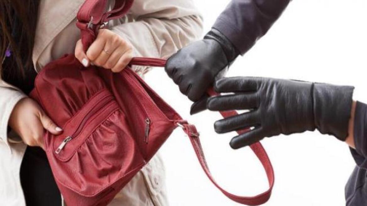 Έβγαζε μηνιάτικο αρπάζοντας τσάντες και πορτοφόλια