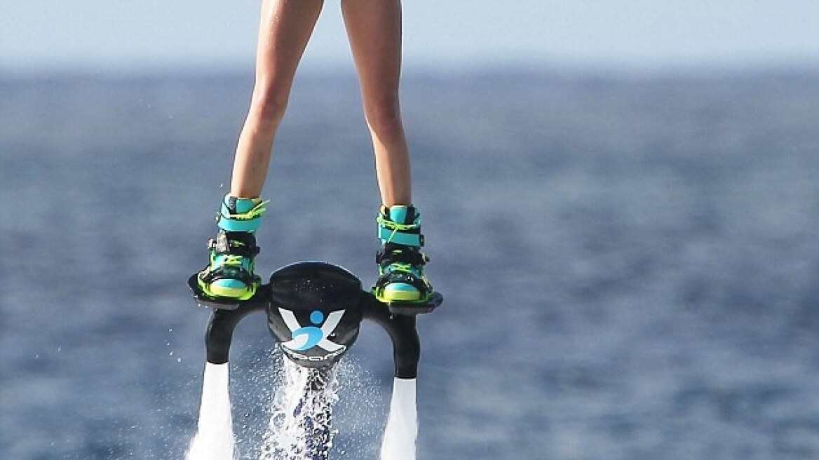 Kendall Jenner: Δείτε τη να κάνει το πιο τολμηρό θαλάσσιο σπορ