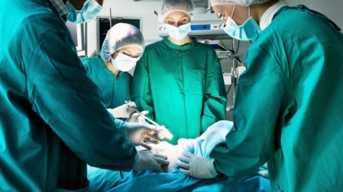 Επιτυχής μεταμόσχευση βιονικού πέους 20 εκατοστών για πρώτη φορά στην ιστορία