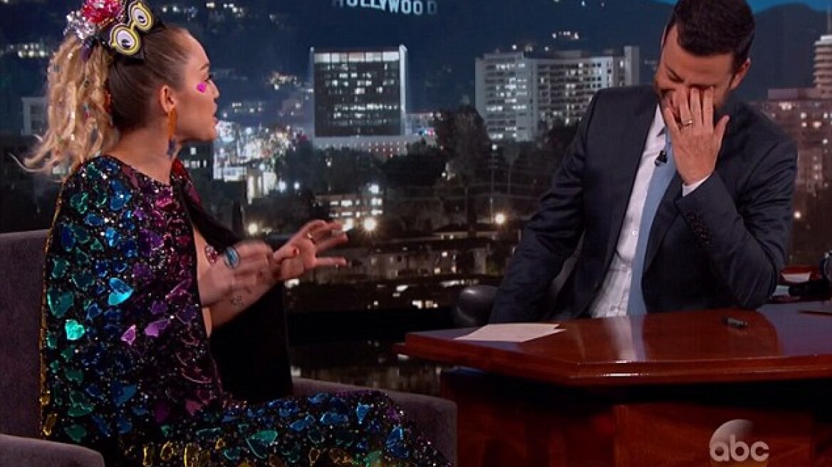 Γυμνή και στην TV η Miley Cyrus - Δείτε το βίντεο