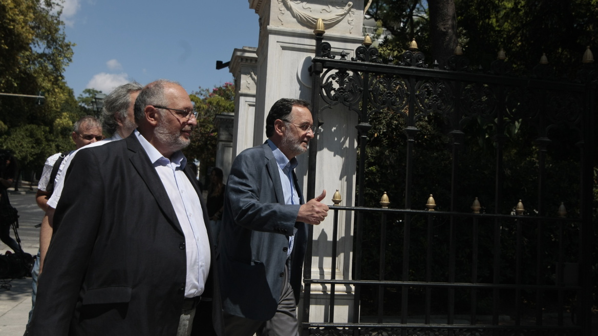 Με μια ώρα καθυστέρηση - στις 2 - καταθέτει τη διερευνητική εντολή ο Λαφαζάνης