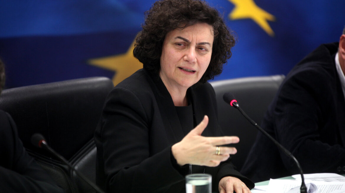 Η… μάνα Βαλαβάνη στέλνει την Νάντια στο κόμμα της Ζωής