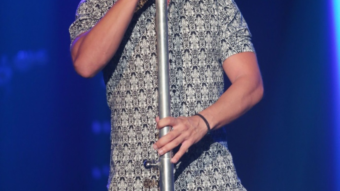 Δείτε τι φόρεσε ο Νίκος Οικονομόπουλος στην πρεμιέρα του