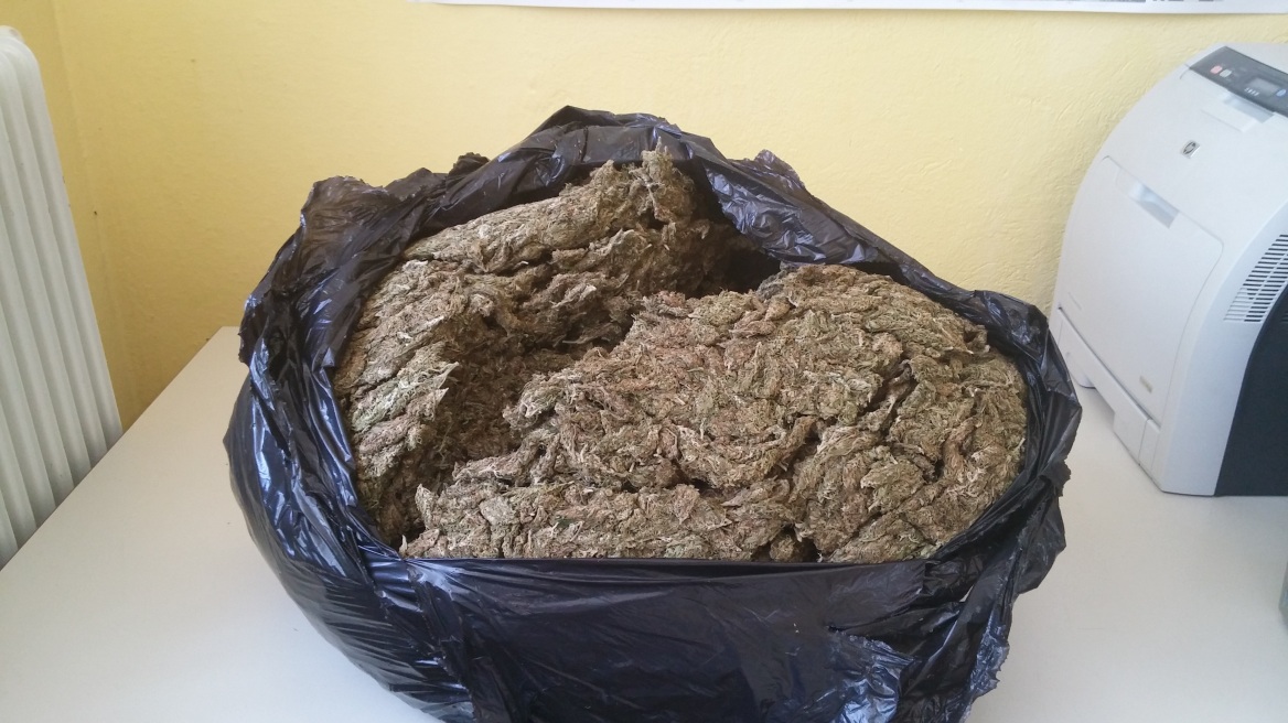 Φλώρινα: Πέρασε τα σύνορα με επτάμισι κιλά χασίς