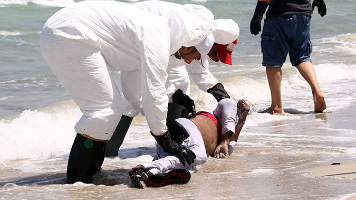 Λιβύη: Εκατόμβη νεκρών στη Ζουάρα – «Παλεύαμε εννέα ώρες με τα κύματα» λένε οι διασωθέντες