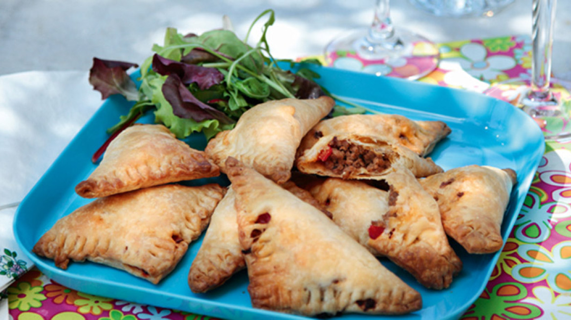 Κρεατοπιτάκια με κόκκινη πιπεριά