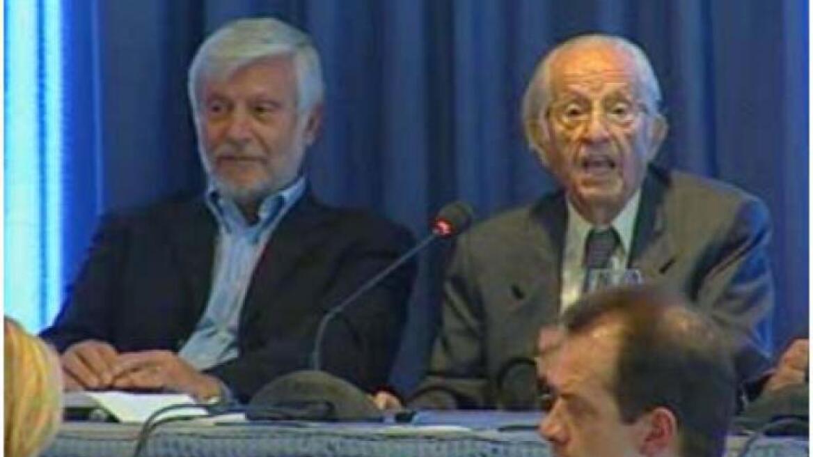 Πέθανε ο ποιητής Ηλίας Σιμόπουλος