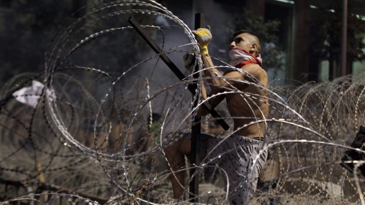 Λίβανος: Επεισόδια αστυνομίας - διαδηλωτών έξω από το υπ. Περιβάλλοντος