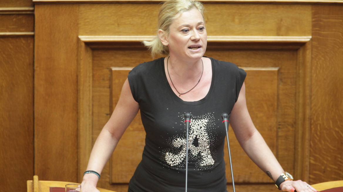 Ραχήλ Μακρή: Οι άνθρωποι δίπλα στον Τσίπρα, δεν μπορούν να χειριστούν ούτε κοτέτσι