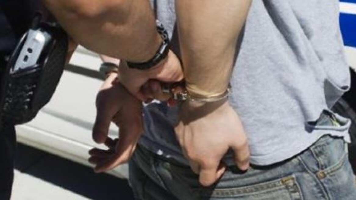 Ηράκλειο: 20χρονος άρπαξε κολιέ από τον λαιμό 85χρονης