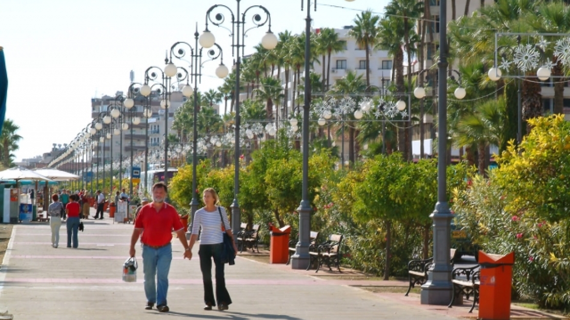 Κύπρος: Μείωση εσόδων κατά 6,1% από τον τουρισμό το πρώτο εξάμηνο του 2015