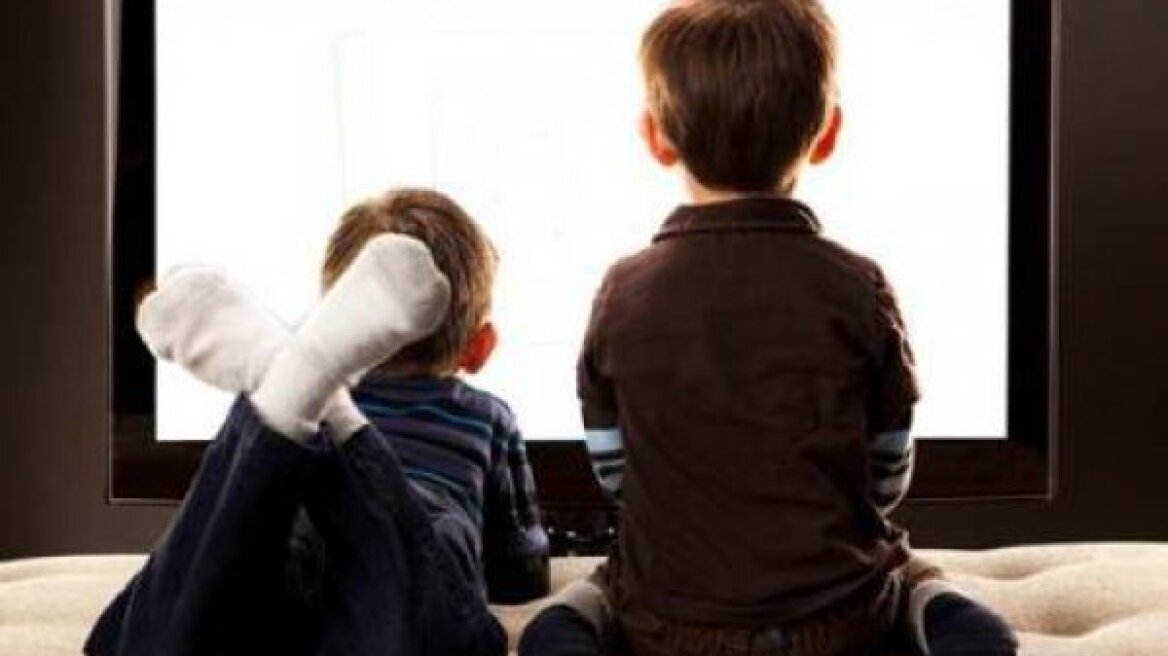 Οι οθόνες «σκοτώνουν» τους βαθμούς στο σχολείο 