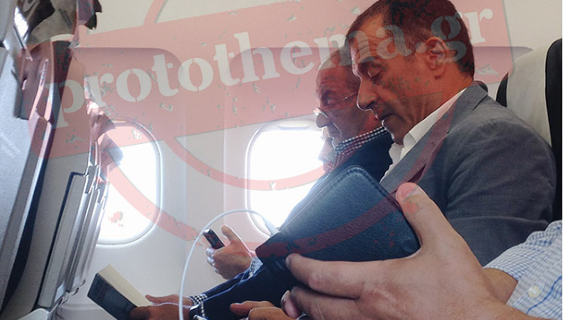 Τετ-α-τετ εν πτήσει για Καραμανλή και Σταύρο Θεοδωράκη