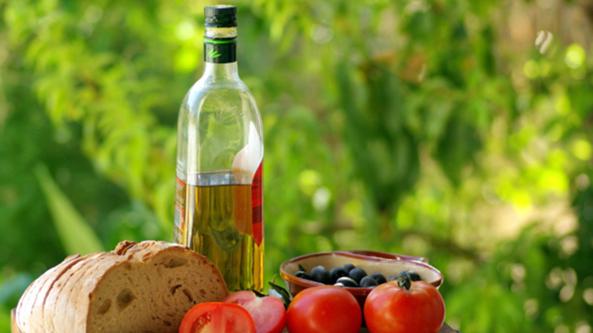 Η μεσογειακή διατροφή μπορεί να προστατεύσει από έμφραγμα ή εγκεφαλικό 