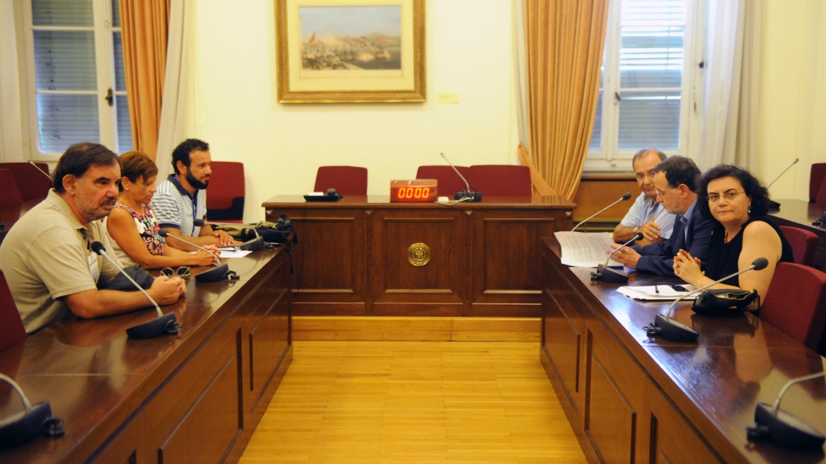 Λαφαζάνης: «Να αποζημιωθούν άμεσα οι Έλληνες ομολογιούχοι»