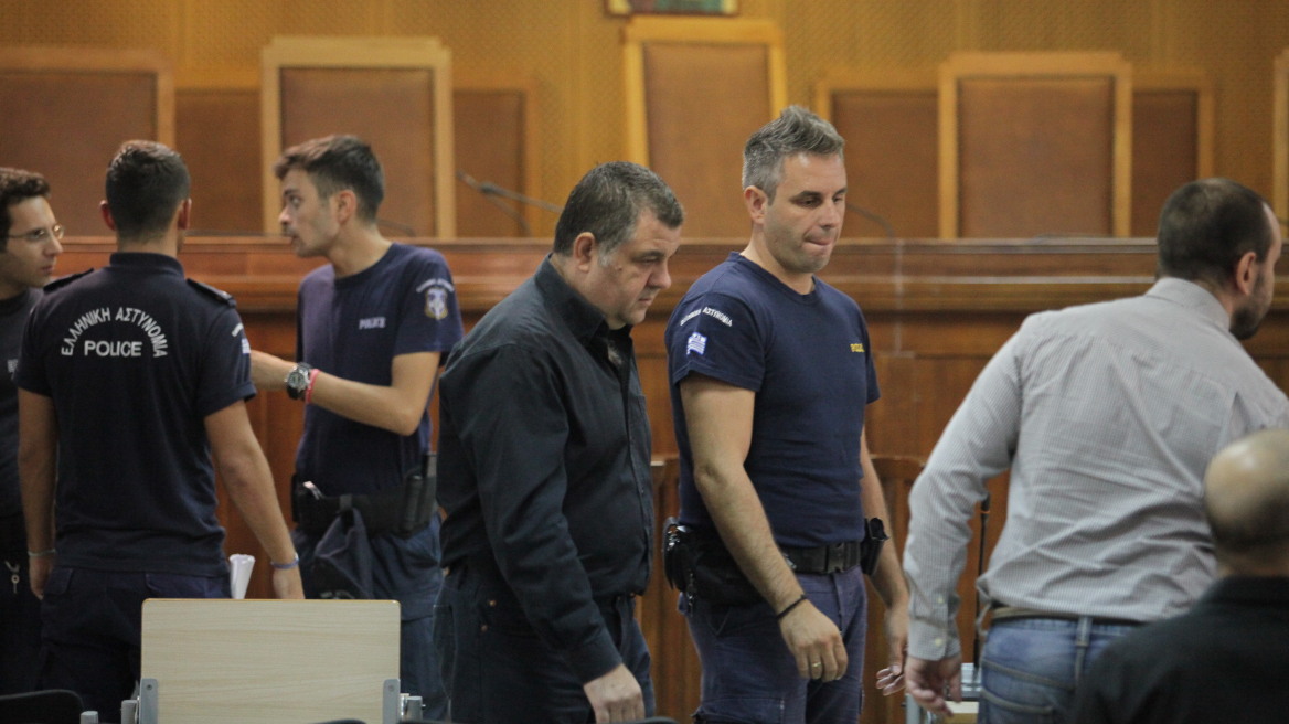 Υπόθεση Χρυσής Αυγής: Να συνεχιστεί μετά τις εκλογές η δίκη, ζητούν υποψήφιοι με τη ΧΑ
