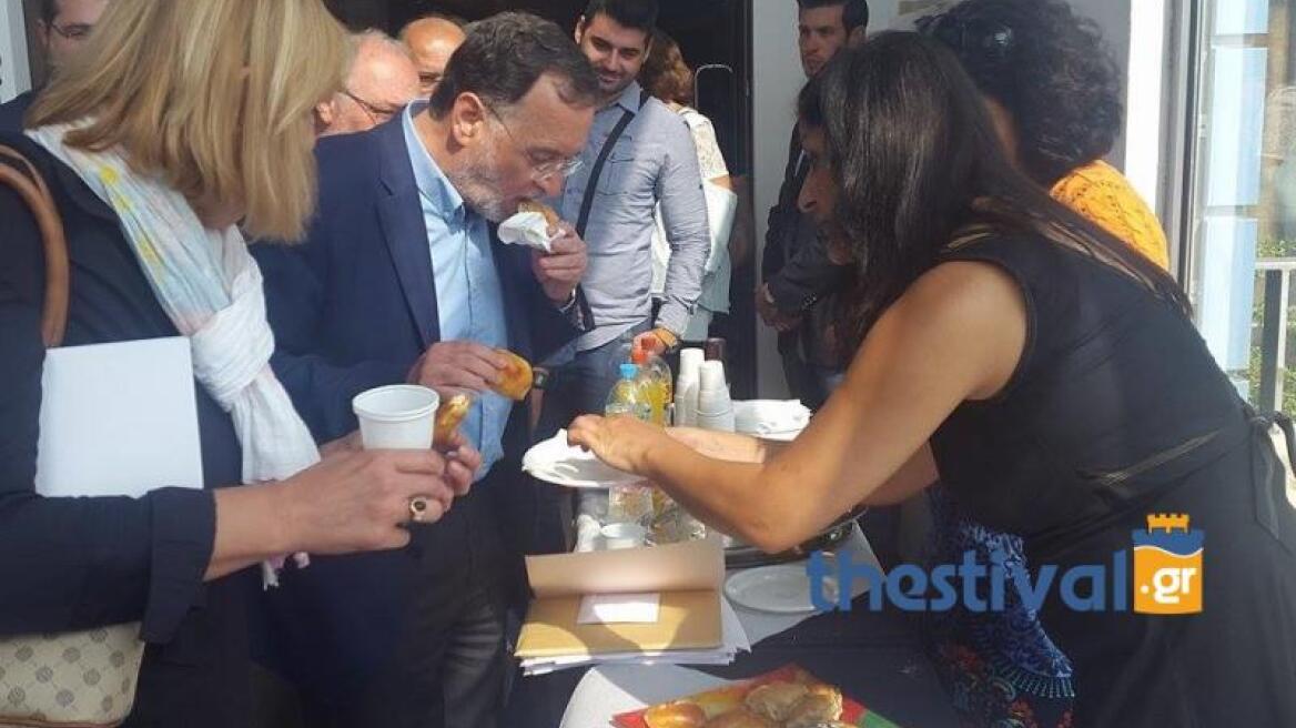 Με σπιτικό μπουφέ ολοκληρώθηκε η συνέντευξη Λαφαζάνη στη ΔΕΘ