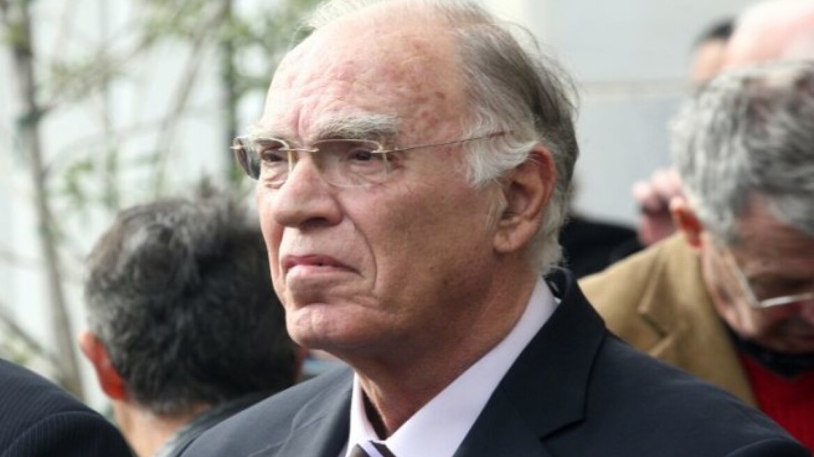 Βίντεο: Καραμανλής, Ανδρέας, Σημίτης και άλλοι στο νέο σποτ του Βασίλη Λεβέντη