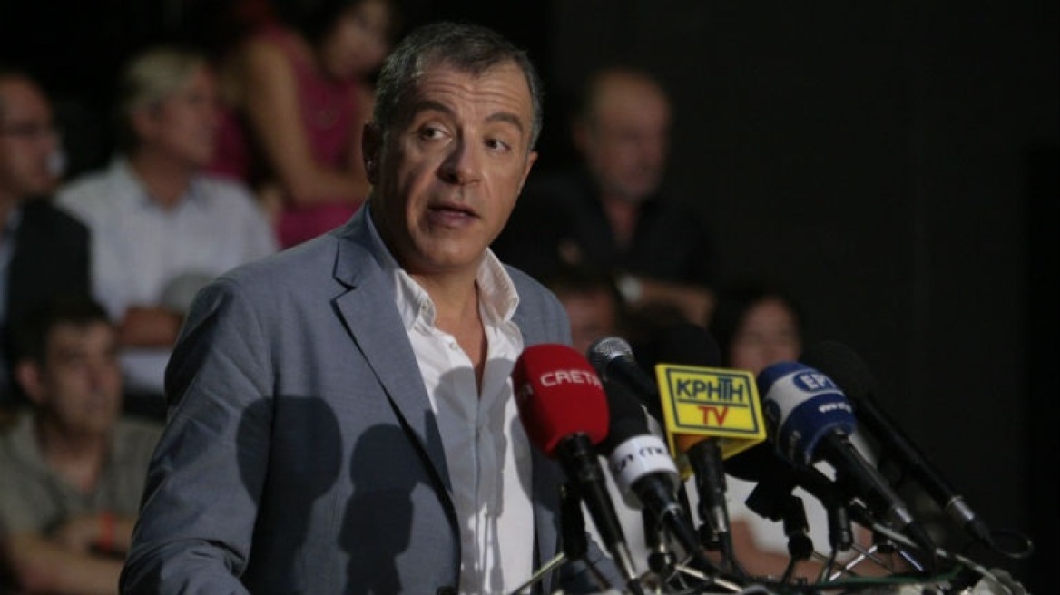 Θεοδωράκης: Ο Τσίπρας έχει μεγαλώσει σε σαλόνια εργολάβων