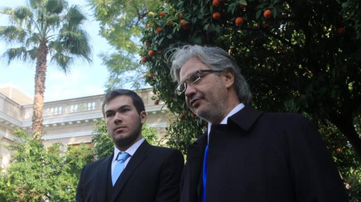 Γιος Καραθανάση: «Να ζητήσει συγγνώμη ο Τσίπρας για τα θαλάσσια σύνορα»