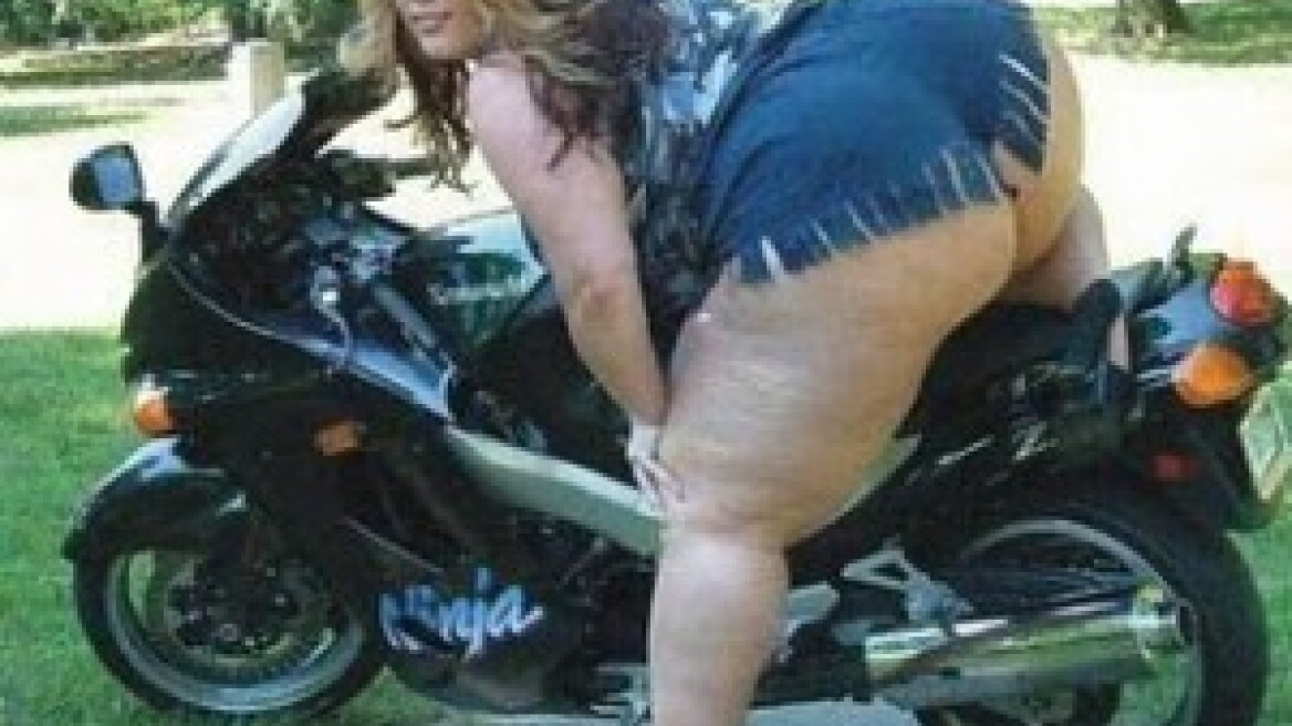 Part rolling fat, part feminism... but is it sexy? (nude pics)