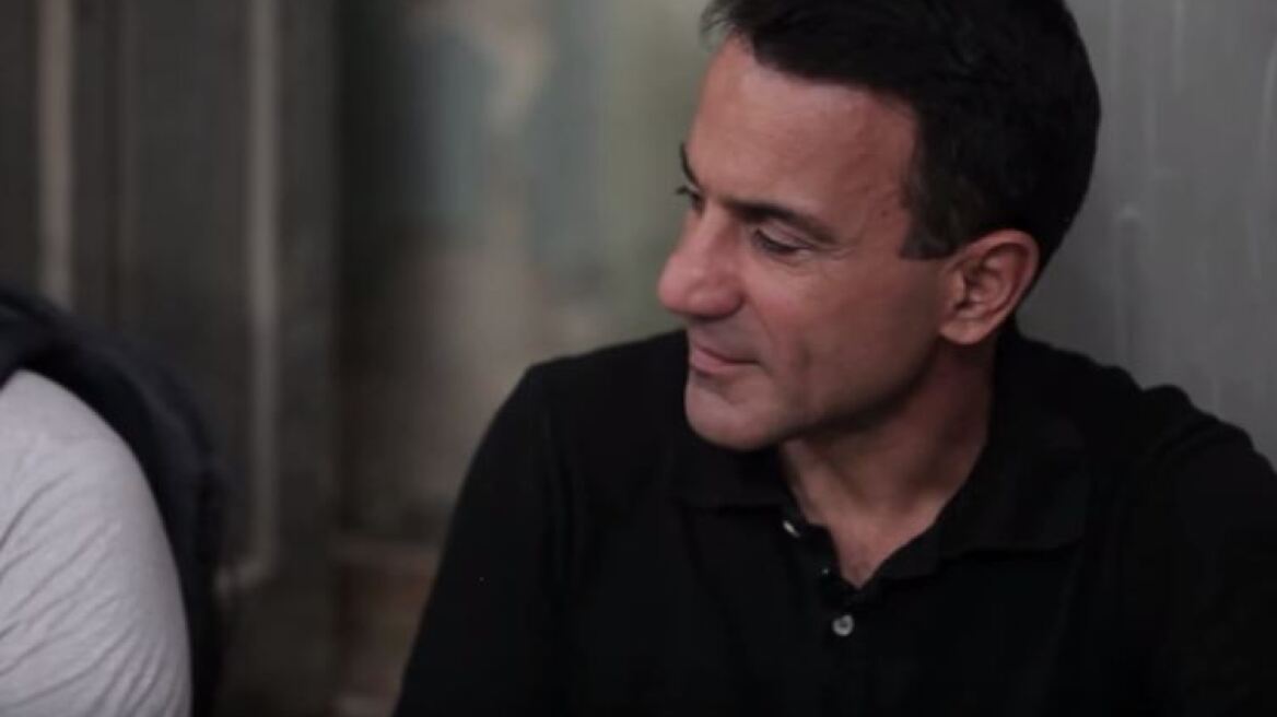 Η Λαϊκή Ενότητα τρολάρει τον Σταύρο Θεοδωράκη