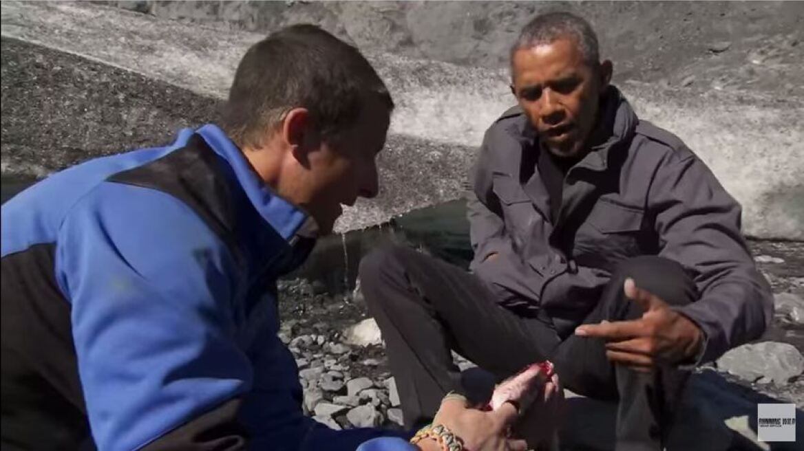 Βίντεο: Δείτε τον Ομπάμα να τρώει τα αποφάγια μιας αρκούδας!