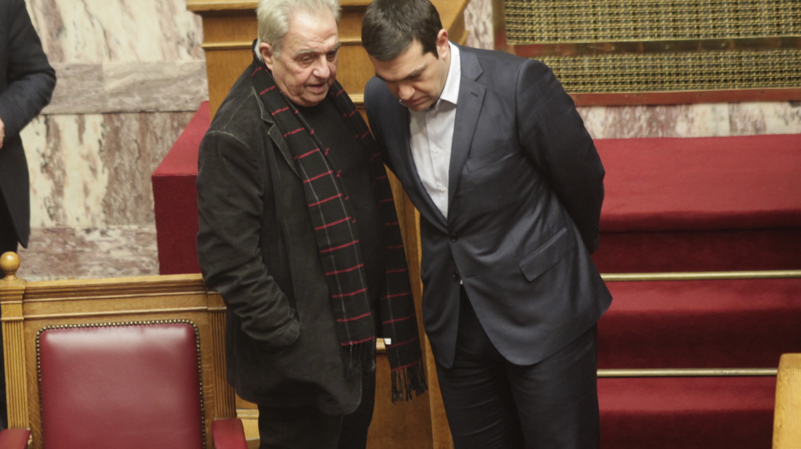 Απίστευτος Φλαμπουράρης: Ο Τσίπρας δεν έχει κολλήσει ένσημα γιατί... δεν πρόλαβε!