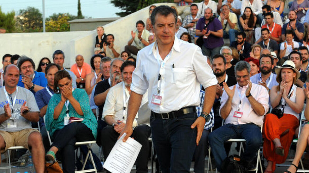 Θεοδωράκης: Μας κόστισαν ακριβά τα πειράματα και το κομματικό κράτος τους