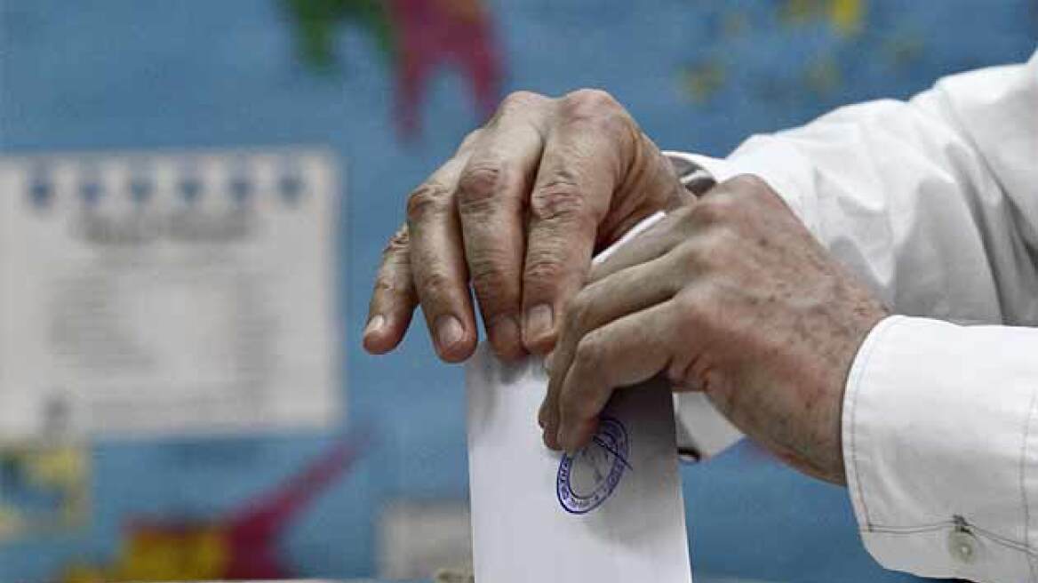 Polls show slight lead for SYRIZA