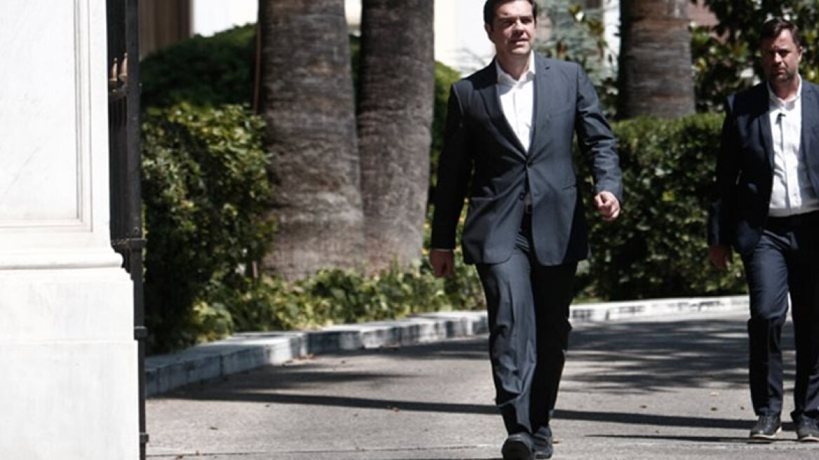 Proto Thema to SYRIZA: ‘You can insult us, but answer our questions’!