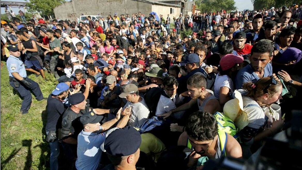 Κροατία: Οι μετανάστες έσπασαν τον αστυνομικό κλοιό και μπήκαν στη χώρα