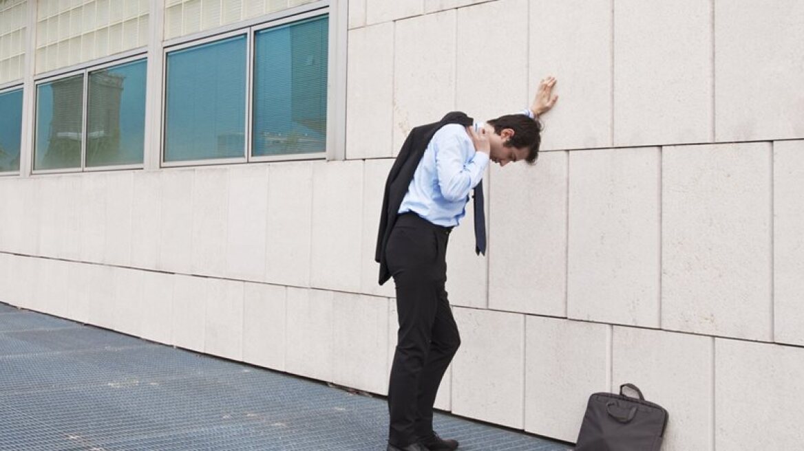 Jobless rate falls to 24.6% in Q2