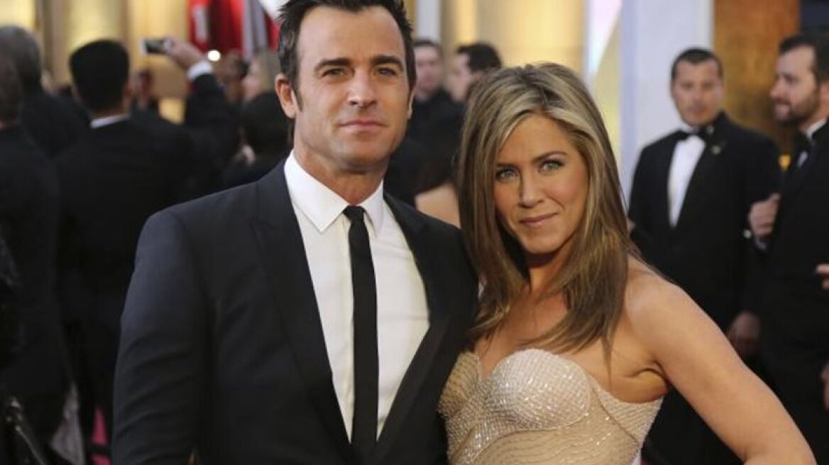 Jennifer Aniston is expecting twins