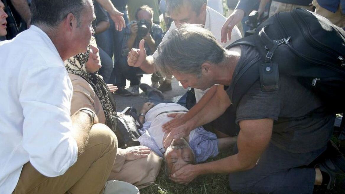 Βίντεο: Δημοσιογράφοι σώζουν τη ζωή πρόσφυγα που υπέστη έμφραγμα στην Κροατία