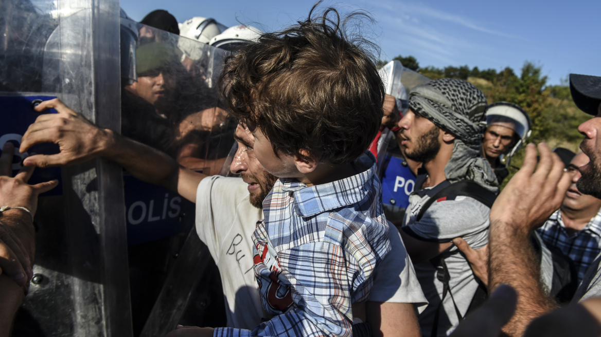 Τουρκία: Αποχωρούν σταδιακά οι πρόσφυγες από την Αδριανούπολη