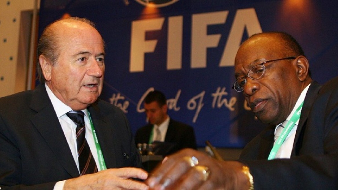 «Τελείωσε» το πρώην δεξί χέρι του Μπλάτερ η FIFA