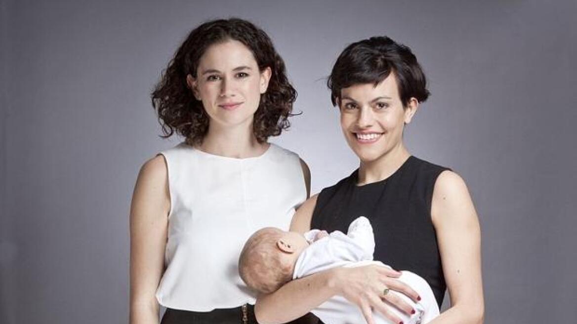 Student gets kicked out of Christian school because she has two mums!