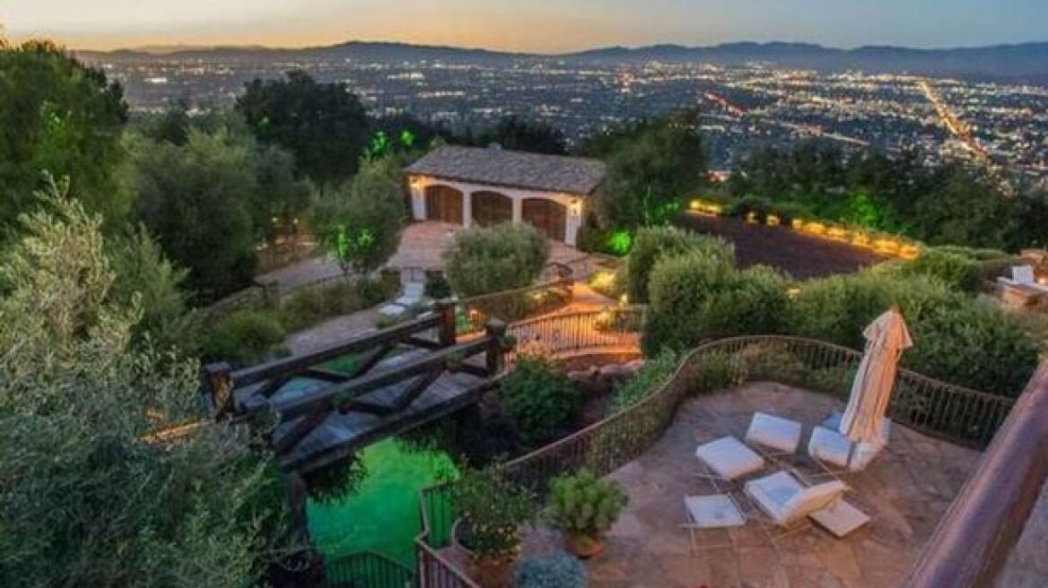 Tom Cruise sells his mansion