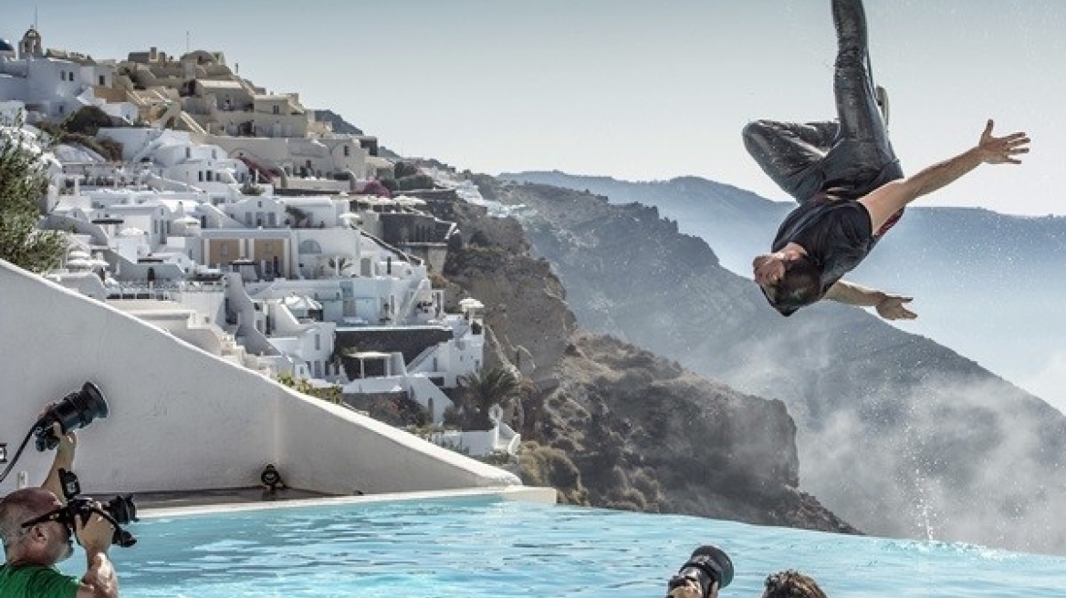 Watch live as men fly across the Santorini Caldera on Saturday