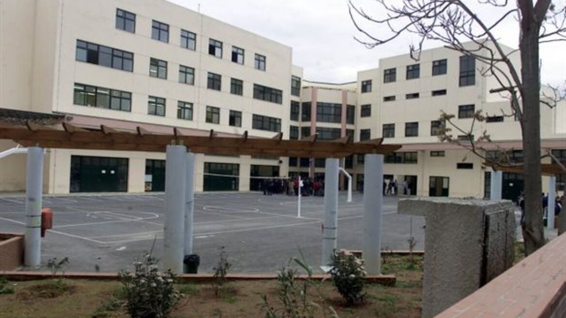 Υποδιευθυντής ΤΕΕ πλαστογράφησε καταστάσεις για να δώσει στη γυναίκα του απολυτήριο «μαϊμού»