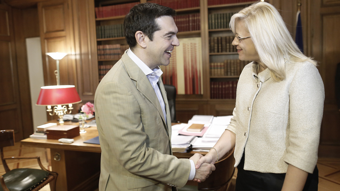 EU Commissioner C. Cretu meets with A. Tsipras: 2 bln euros benchmarked for Greece
