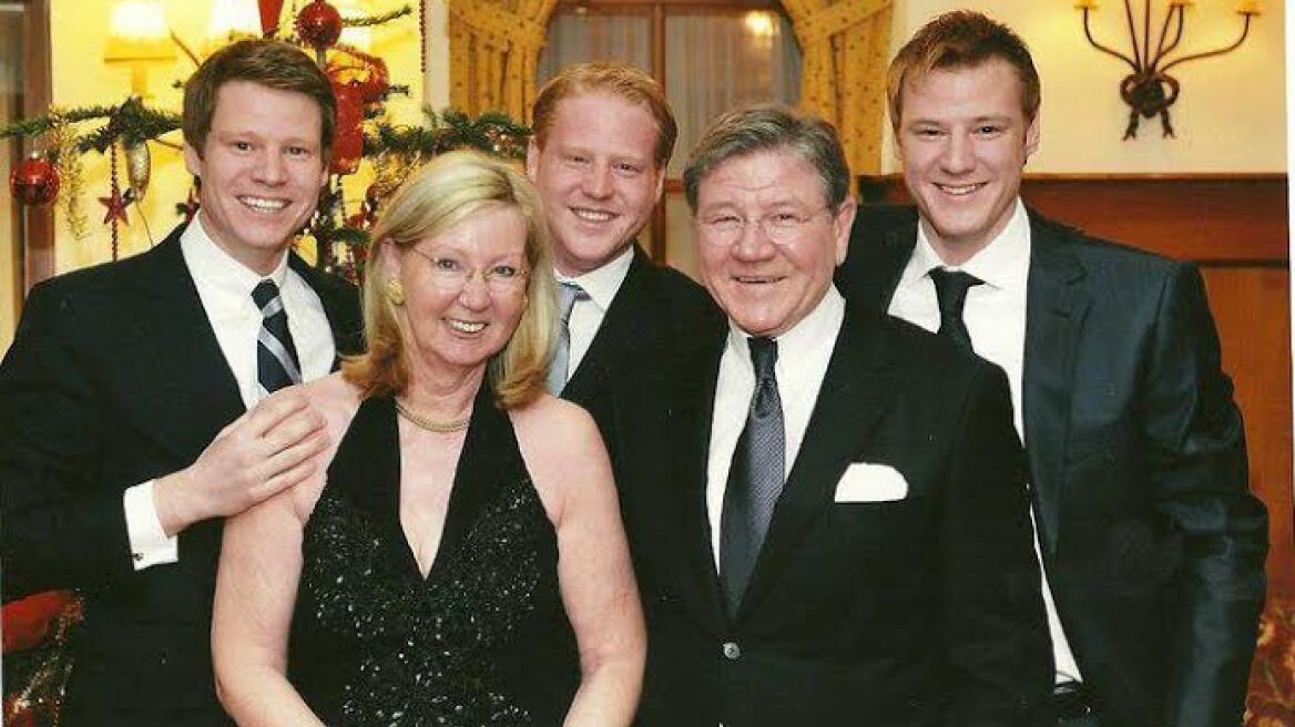 Τραγωδία στη Σαντορίνη: Αφηνιασμένο γαϊδούρι ποδοπάτησε και σκότωσε τουρίστρια!