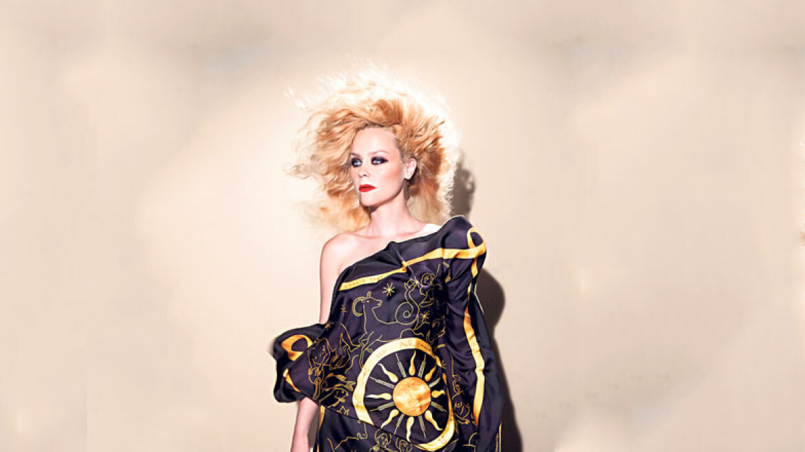 Λένα Παπαληγούρα : Τώρα και μοντέλο για μαντίλια