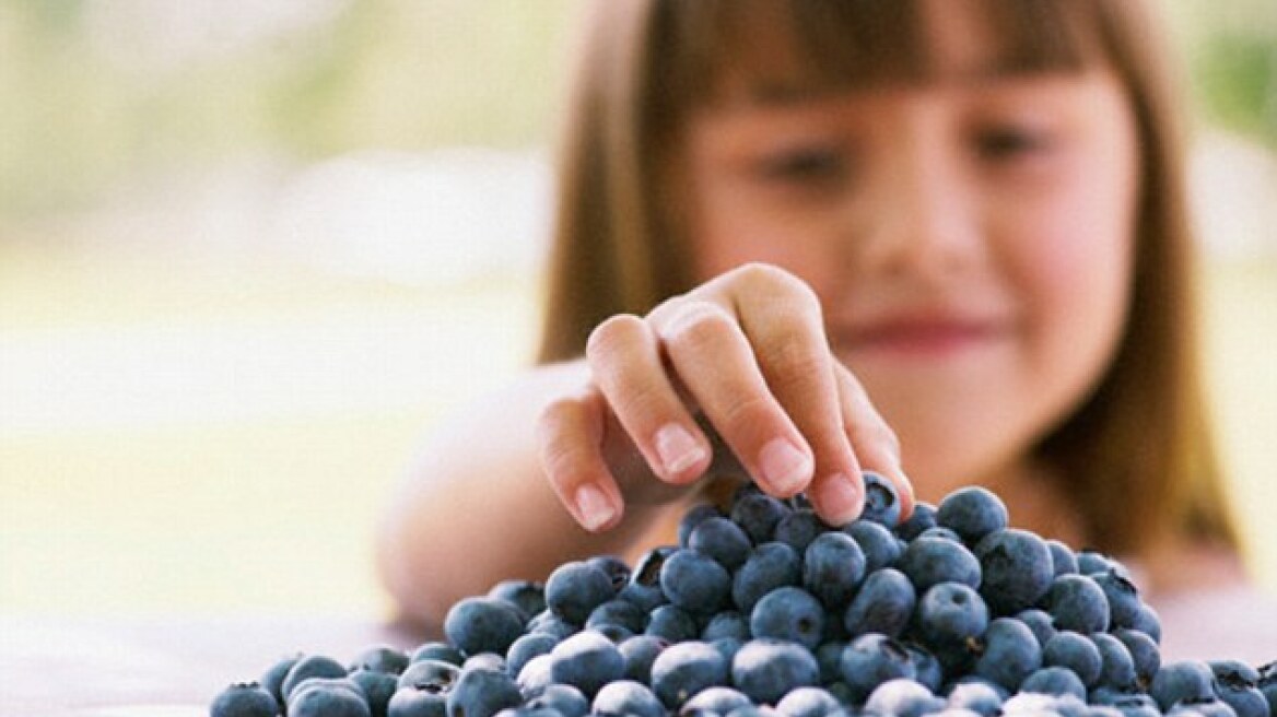 Έρευνα: Το μύρτιλο «χορταίνει» τον εγκέφαλο των παιδιών 