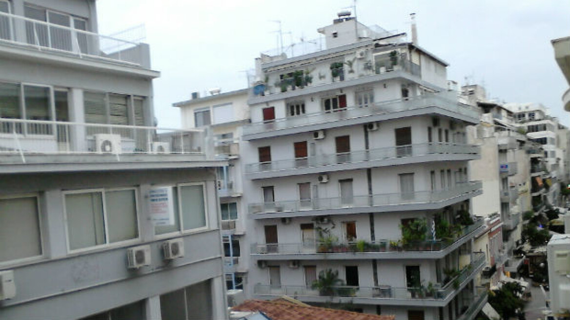 Ισορροπία... τρόμου στο εγχώριο real estate με 103 δισ. ευρώ «εγκλωβισμένα» στις τράπεζες