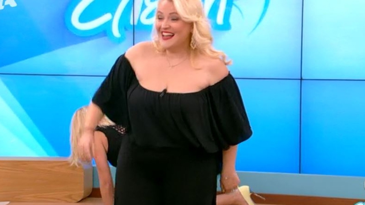 Η Ελένη Μενεγάκη έπεσε στο πάτωμα on air   